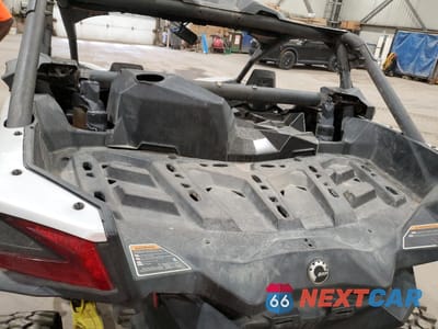 Zdjęcie 10 z 12 samochodu: 2018 CAN-AM MAVERICK X3 TURBO VIN:3JBVGAY4XJK001586 - miniatura