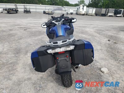 Czwarte zdjęcie samochodu z boku: 2021 BMW R 1250 RT VIN:WB10L0301M6E03376 - miniatura