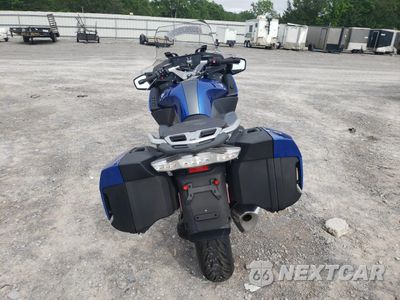Czwarte zdjęcie samochodu z boku: 2021 BMW R 1250 RT VIN:WB10L0301M6E03376 - miniatura