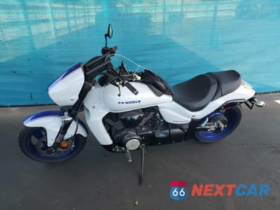 Trzecie zdjęcie samochodu z tyłu: 2019 SUZUKI VZR1800 VIN:JS1VY53A1K7100886 - miniatura