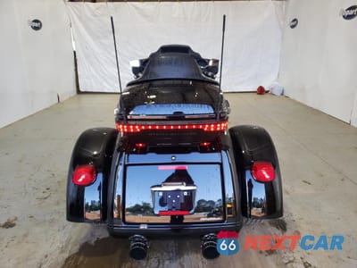 Czwarte zdjęcie samochodu z boku: 2023 HARLEY-DAVIDSON FLHTCUTG VIN:1HD1MAF18PB856058 - miniatura