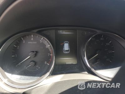 Zdjęcie 9 z 14 samochodu: 2017 NISSAN ROGUE SV VIN:5N1AT2MV5HC730196 - miniatura
