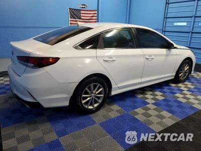 Trzecie zdjęcie samochodu z tyłu: 2018 HYUNDAI SONATA SE VIN:5NPE24AF4JH723834 - miniatura