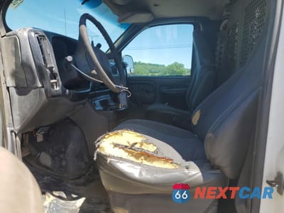 Zdjęcie 7 z 15 samochodu: 2002 CHEVROLET EXPRESS G3500 VIN:1GCHG39RX21226402 - miniatura