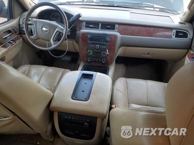 Zdjęcie 8 z 13 samochodu: 2013 CHEVROLET SUBURBAN C1500 LT VIN:1GNSCJE08DR117008 - miniatura