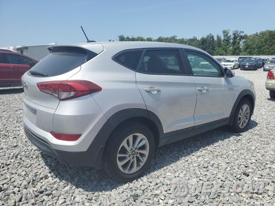 Trzecie zdjęcie samochodu z tyłu: 2016 HYUNDAI TUCSON SE VIN:KM8J23A43GU225772 - miniatura