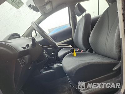 Zdjęcie 7 z 14 samochodu: 2010 TOYOTA YARIS VIN:JTDKT4K30A5293966 - miniatura