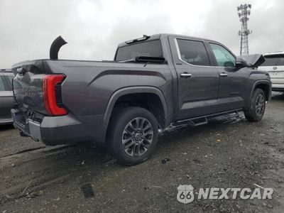 Trzecie zdjęcie samochodu z tyłu: 2022 TOYOTA TUNDRA CREWMAX LIMITED VIN:5TFJA5DB0NX022069 - miniatura