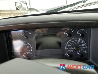 Zdjęcie 8 z 10 samochodu: 2024 VOLVO VNL SEMI TRUCK VIN:4V4NC9EH5RN635123 - miniatura