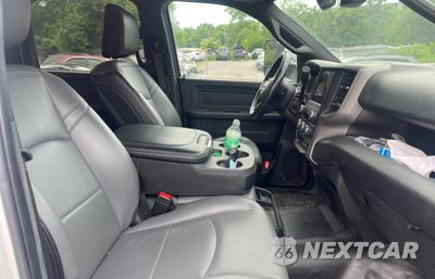 Piąte zdjęcie samochodu w środku: 2022 RAM 3500 TRADESMAN VIN:3C63RRGL2NG157899 - miniatura