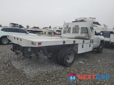 Trzecie zdjęcie samochodu z tyłu: 2015 CHEVROLET SILVERADO C3500 VIN:1GB3CYC89FF598457 - miniatura