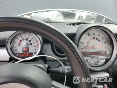 Zdjęcie 9 z 14 samochodu: 2009 MINI COOPER S VIN:WMWMF73519TT99493 - miniatura