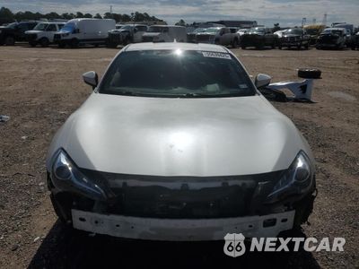 Piąte zdjęcie samochodu w środku: 2017 TOYOTA 86 BASE VIN:JF1ZNAA11H9711273 - miniatura
