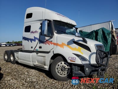 2023 VOLVO VN VNL 4V4NC9EH8PN327165 - główne zdjęcie licytacji z USA - miniatura