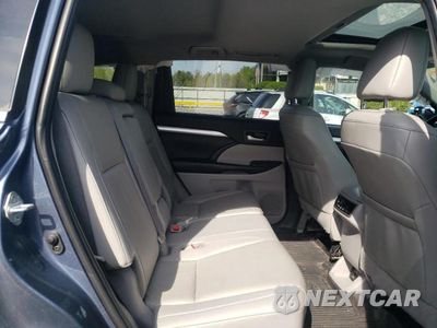 Zdjęcie 11 z 13 samochodu: 2019 TOYOTA HIGHLANDER SE VIN:5TDJZRFH3KS965270 - miniatura