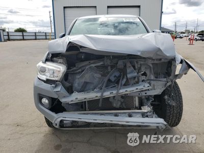 Piąte zdjęcie samochodu w środku: 2020 TOYOTA TACOMA DOUBLE CAB VIN:3TMCZ5AN4LM360898 - miniatura