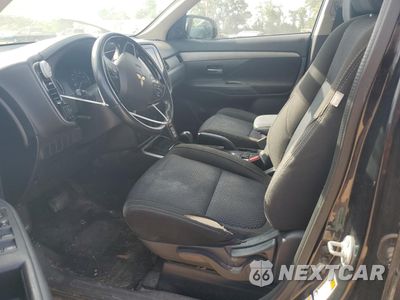 Zdjęcie 7 z 15 samochodu: 2018 MITSUBISHI OUTLANDER SE VIN:JA4AD3A3XJJ004954 - miniatura