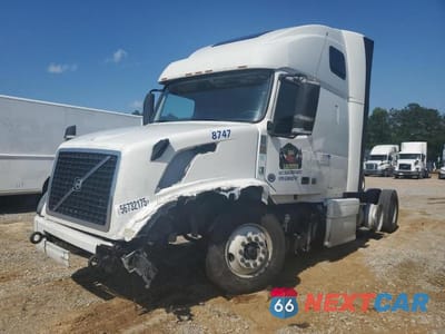 Drugie zdjęcie samochodu z przodu: 2016 VOLVO VNL SEMI TRUCK VIN:4V4NC9EH6GN938747 - miniatura