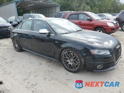 Czwarte zdjęcie samochodu z boku: 2011 AUDI S4 PREMIUM PLUS VIN:WAUDGAFL9BA161087 - miniatura