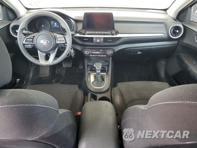 Zdjęcie 8 z 15 samochodu: 2019 KIA FORTE FE VIN:3KPF24AD8KE081594 - miniatura