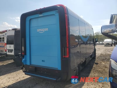 Trzecie zdjęcie samochodu z tyłu: 2024 RIVIAN EDV 700 VIN:7FCEHEB28RN020582 - miniatura