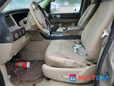 Zdjęcie 7 z 13 samochodu: 2005 LINCOLN NAVIGATOR VIN:5LMFU27525LJ10705 - miniatura