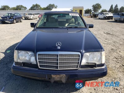 Piąte zdjęcie samochodu w środku: 1995 MERCEDES-BENZ E 320 VIN:WDBEA66E2SC207160 - miniatura