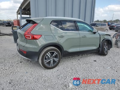Trzecie zdjęcie samochodu z tyłu: 2025 VOLVO XC40 CORE VIN:YV4L12UJ4S2520540 - miniatura