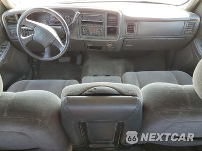 Zdjęcie 8 z 14 samochodu: 2005 CHEVROLET SILVERADO C2500 HEAVY DUTY VIN:1GCHC23U25F807189 - miniatura