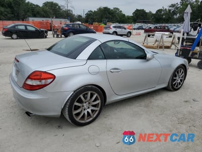 Trzecie zdjęcie samochodu z tyłu: 2005 MERCEDES-BENZ SLK 350 VIN:WDBWK56F85F047471 - miniatura