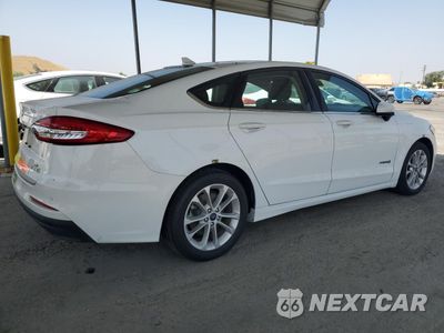 Trzecie zdjęcie samochodu z tyłu: 2019 FORD FUSION SE VIN:3FA6P0LU5KR263968 - miniatura