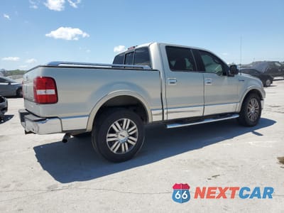 Trzecie zdjęcie samochodu z tyłu: 2006 LINCOLN MARK LT VIN:5LTPW16576FJ25506 - miniatura