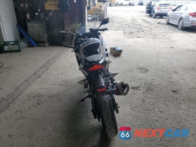 Czwarte zdjęcie samochodu z boku: 2019 KAWASAKI EX400 VIN:JKAEXKG12KDA30105 - miniatura