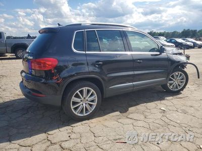 Trzecie zdjęcie samochodu z tyłu: 2015 VOLKSWAGEN TIGUAN S VIN:WVGBV7AX9FW578243 - miniatura