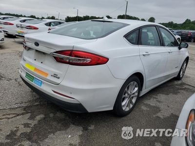 Trzecie zdjęcie samochodu z tyłu: 2019 FORD FUSION SE VIN:3FA6P0LU3KR263998 - miniatura