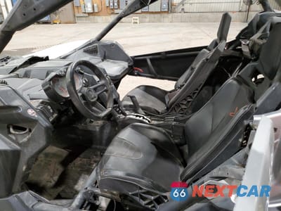 Zdjęcie 7 z 12 samochodu: 2018 CAN-AM MAVERICK X3 TURBO VIN:3JBVGAY4XJK001586 - miniatura