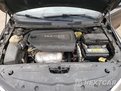 Zdjęcie 11 z 14 samochodu: 2015 CHRYSLER 200 C VIN:1C3CCCCB8FN530008 - miniatura