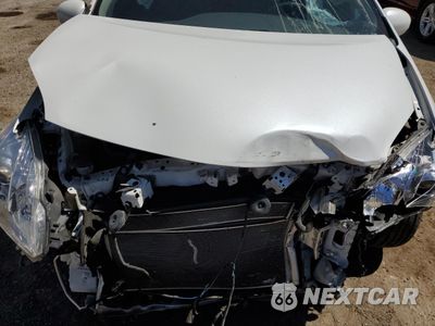 Zdjęcie 12 z 14 samochodu: 2013 TOYOTA PRIUS VIN:JTDKN3DUXD5652223 - miniatura