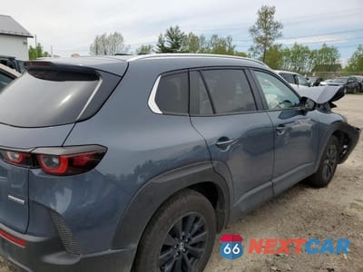 Trzecie zdjęcie samochodu z tyłu: 2025 MAZDA CX-50 GS-L VIN:7MMVABCM6SN339848 - miniatura