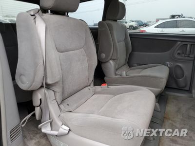 Zdjęcie 11 z 13 samochodu: 2005 TOYOTA SIENNA CE VIN:5TDZA23C95S350995 - miniatura