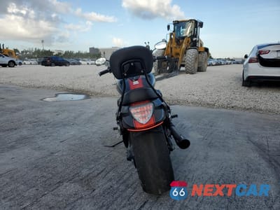 Czwarte zdjęcie samochodu z boku: 2018 SUZUKI VZR1800 VIN:JS1VY53AXJ2100509 - miniatura