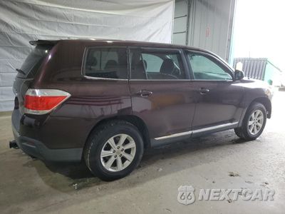Trzecie zdjęcie samochodu z tyłu: 2012 TOYOTA HIGHLANDER BASE VIN:5TDBK3EH3CS144436 - miniatura