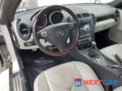 Zdjęcie 8 z 14 samochodu: 2005 MERCEDES-BENZ SLK 350 VIN:WDBWK56F85F047471 - miniatura