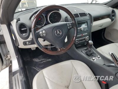 Zdjęcie 8 z 14 samochodu: 2005 MERCEDES-BENZ SLK 350 VIN:WDBWK56F85F047471 - miniatura