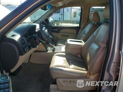 Zdjęcie 7 z 15 samochodu: 2011 GMC YUKON XL DENALI VIN:1GKS2MEF9BR141840 - miniatura