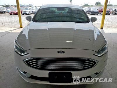 Piąte zdjęcie samochodu w środku: 2017 FORD FUSION SE HYBRID VIN:3FA6P0LU7HR408999 - miniatura