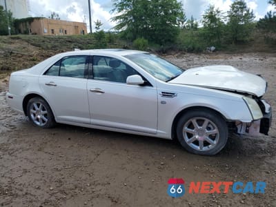 Czwarte zdjęcie samochodu z boku: 2011 CADILLAC STS LUXURY VIN:1G6DW6ED2B0112223 - miniatura