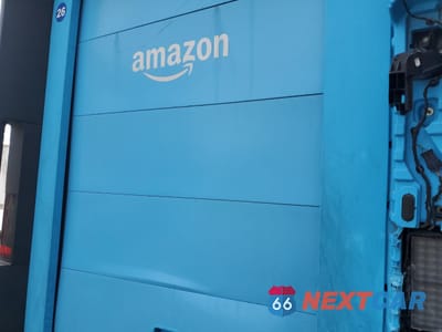 Zdjęcie 10 z 13 samochodu: 2023 RIVIAN EDV 700 VIN:7FCEHEB77PN006388 - miniatura