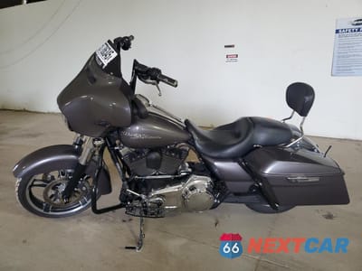 Trzecie zdjęcie samochodu z tyłu: 2014 HARLEY-DAVIDSON FLHX STREET GLIDE VIN:1HD1KBM13EB600731 - miniatura
