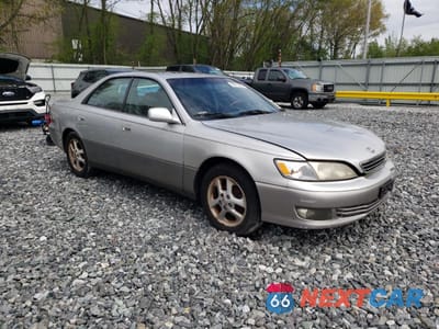 Czwarte zdjęcie samochodu z boku: 2001 LEXUS ES 300 VIN:JT8BF28G710328116 - miniatura